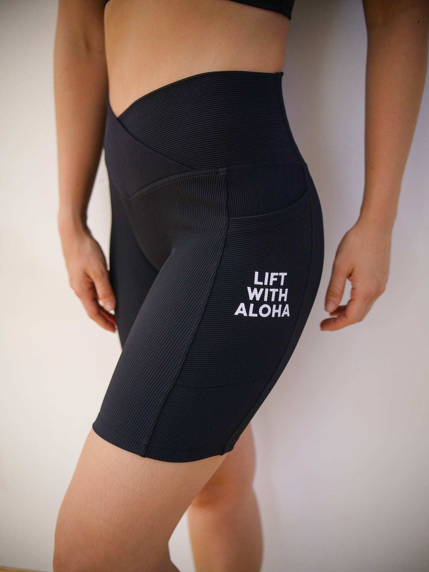 Nylon Seamless Pocket Shorts – MAUI POWERHOUSE GYM
