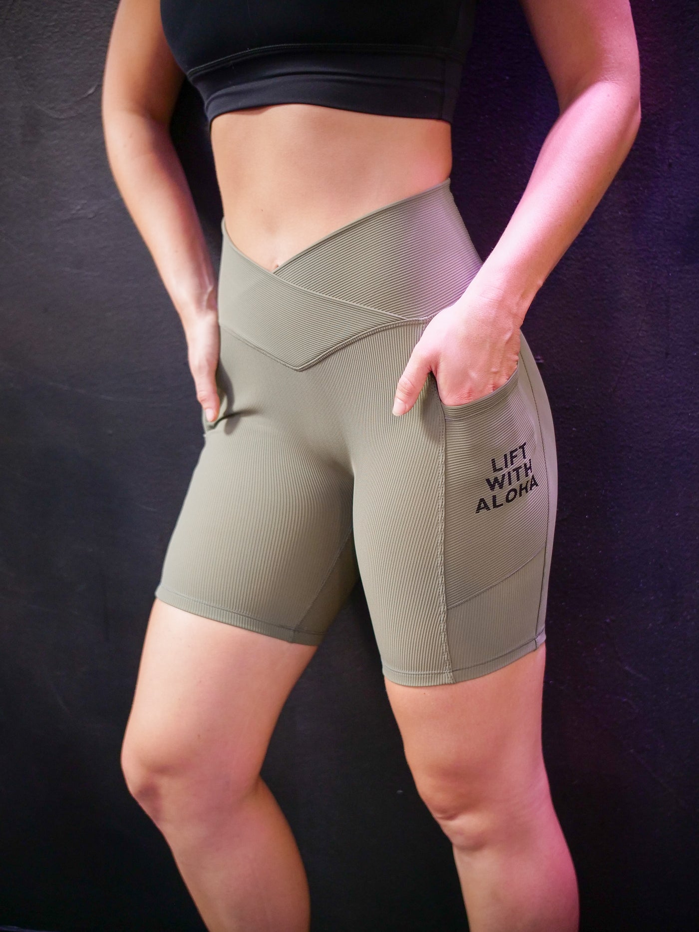 Ribbed Seamless Pocket Shorts