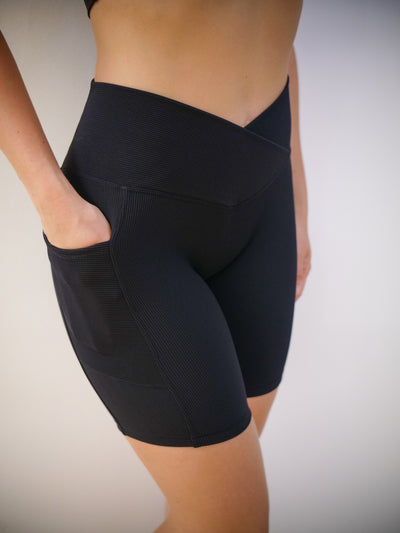 Ribbed Seamless Pocket Shorts